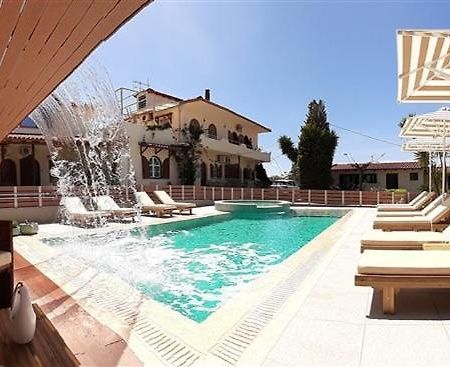 Athina Apartments Ступа Екстер'єр фото