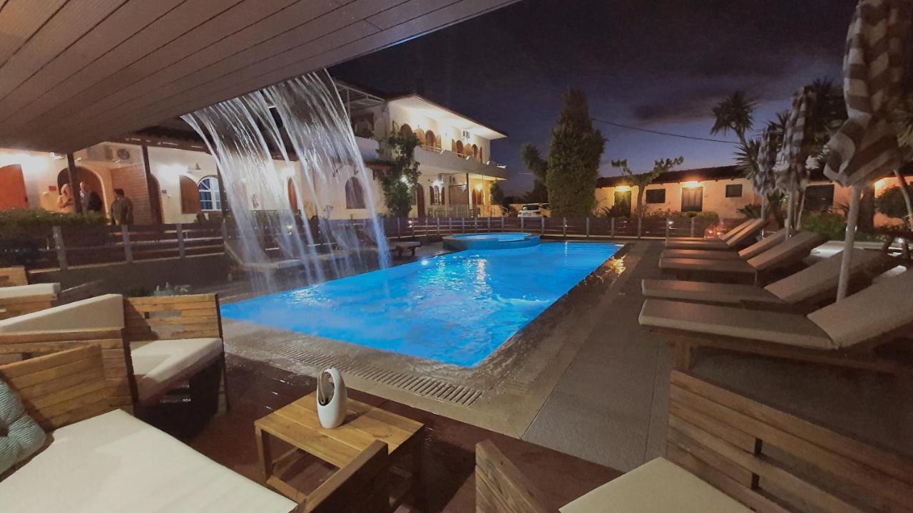 Athina Apartments Ступа Екстер'єр фото