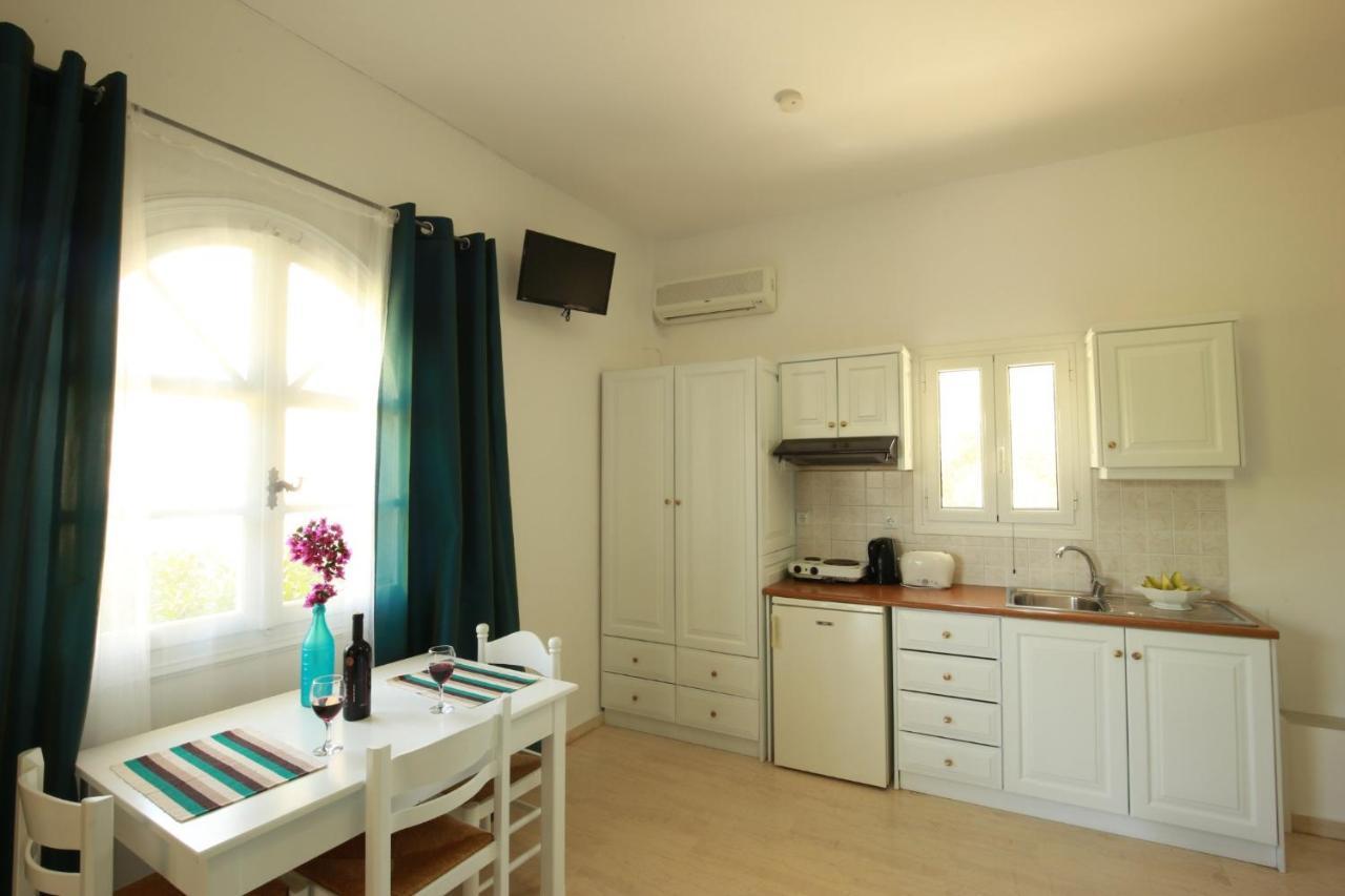 Athina Apartments Ступа Екстер'єр фото