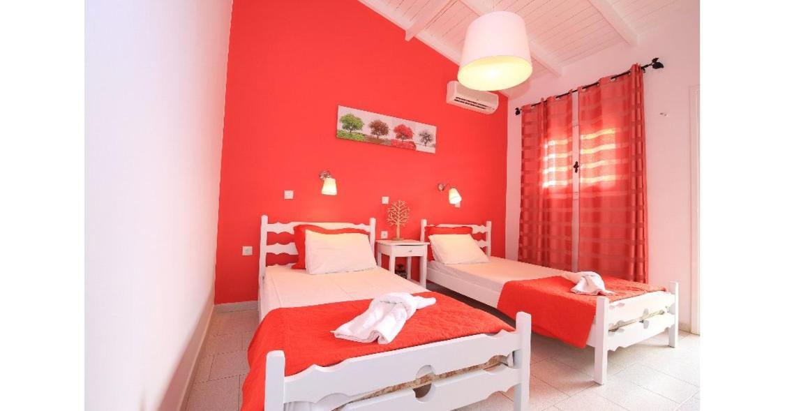 Athina Apartments Ступа Екстер'єр фото