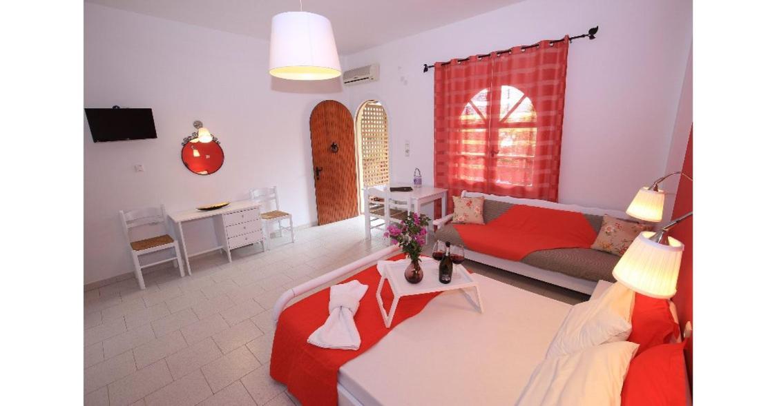Athina Apartments Ступа Екстер'єр фото