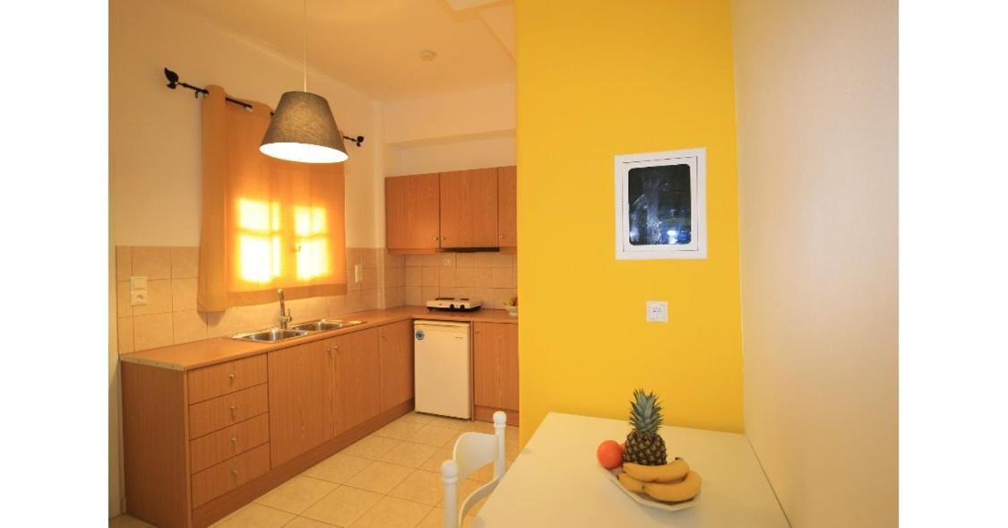 Athina Apartments Ступа Екстер'єр фото