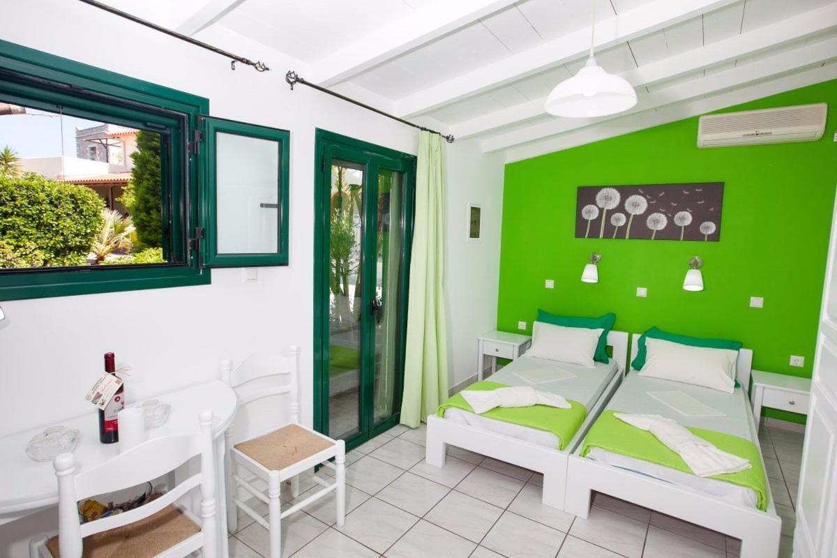 Athina Apartments Ступа Екстер'єр фото