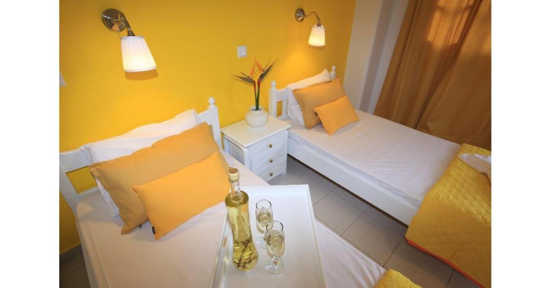 Athina Apartments Ступа Екстер'єр фото