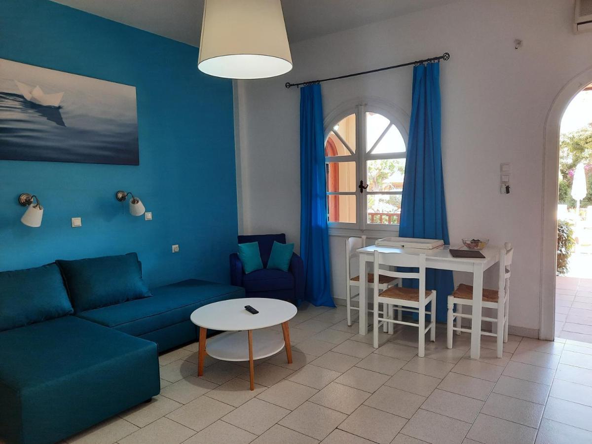 Athina Apartments Ступа Екстер'єр фото