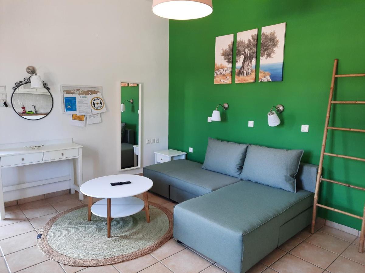Athina Apartments Ступа Екстер'єр фото
