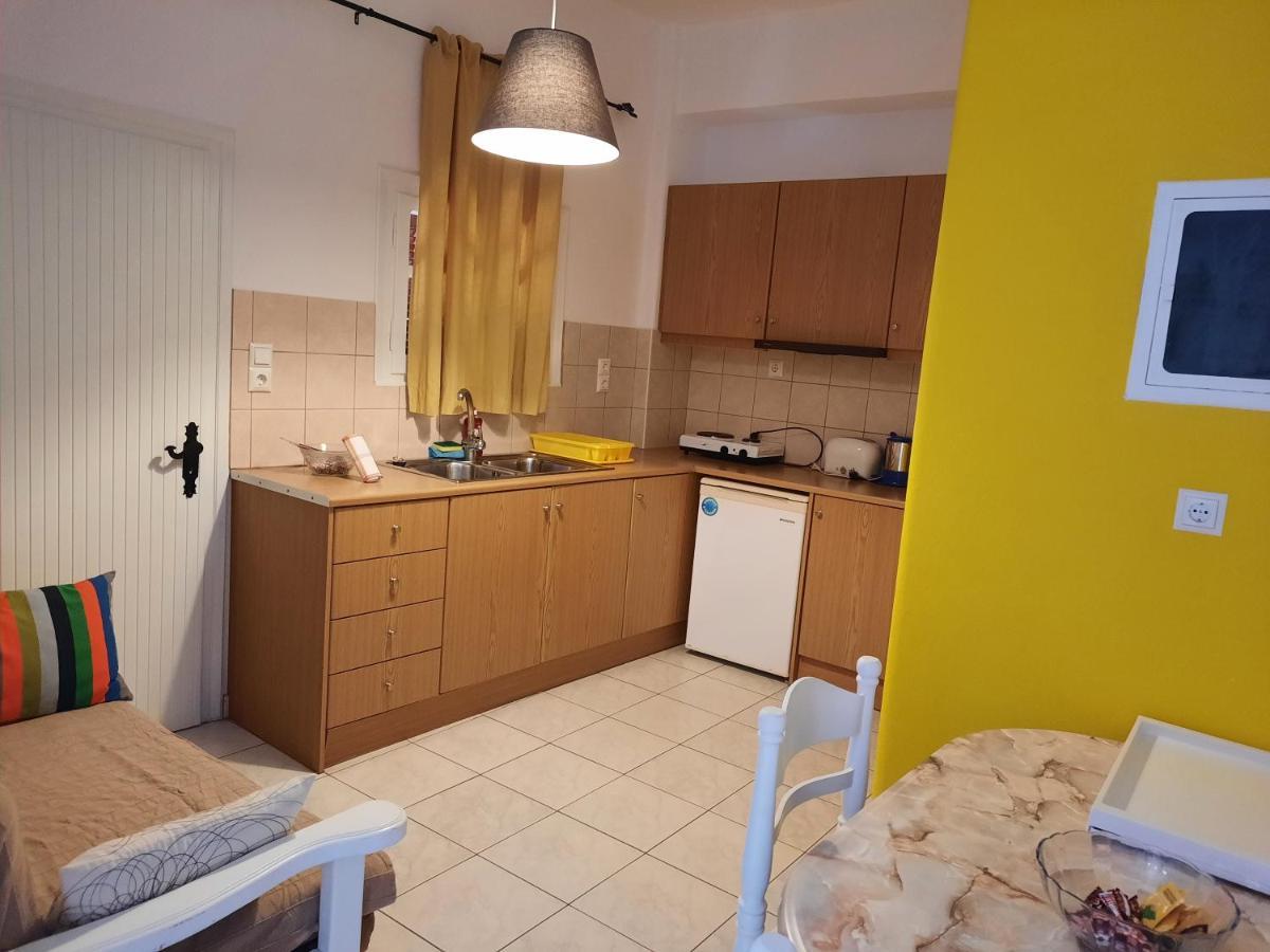 Athina Apartments Ступа Екстер'єр фото